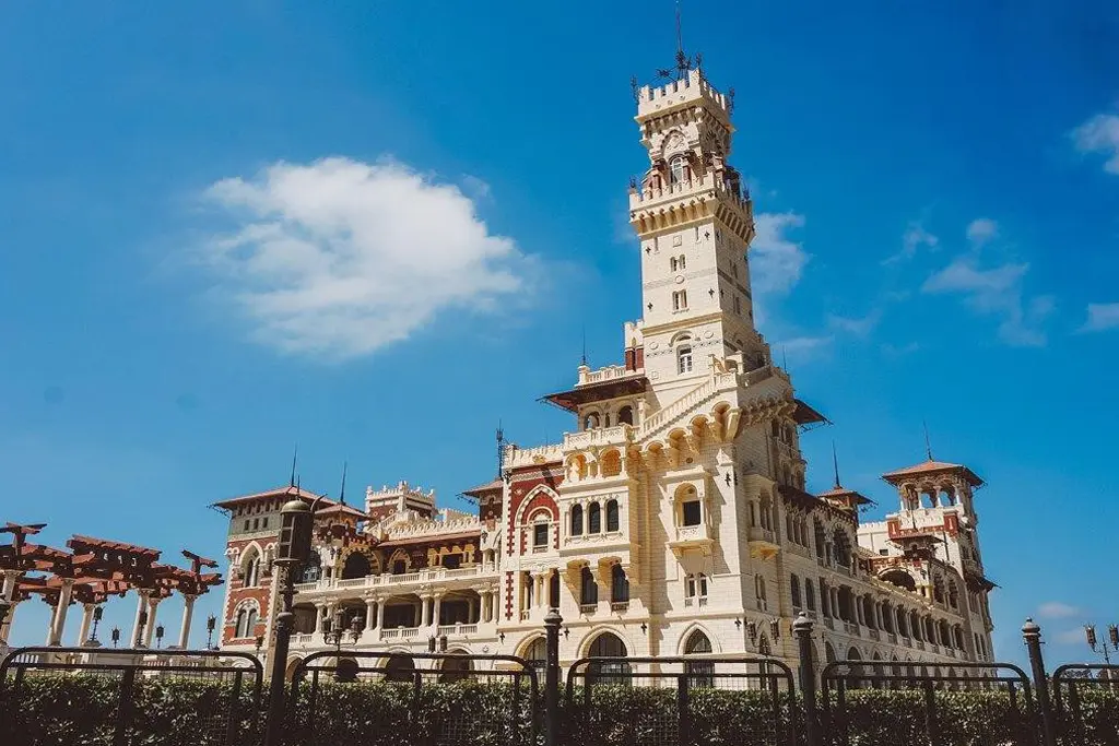 Cairo and Alexandria 2-day tour from Hurghada by plane visiting the Pyramids, Museum, Catacombs and Qaitbay Citadel