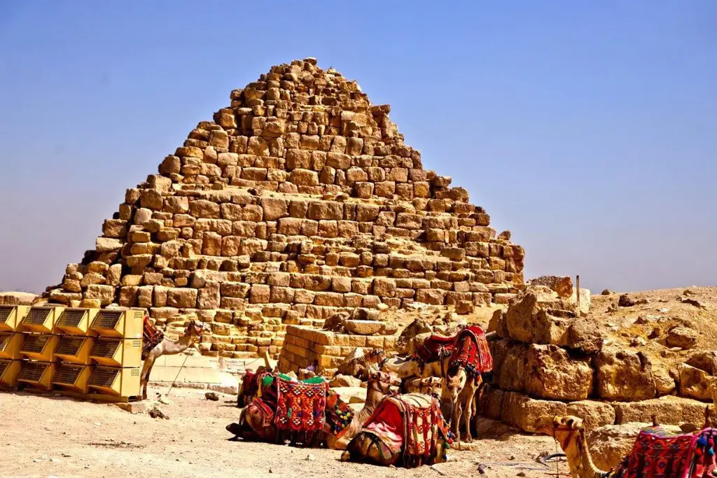 Cairo airport arrival for a private day tour from Hurghada by plane